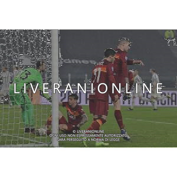 ©Falzone/Agenzia Aldo Liverani Torino 06.02.2021 Stadio Allianz Stadium Juventus vs Roma Serie A Tim 2020-2021 Nella foto : AUTOGOL DI ROGER IBANEZ ©Falzone/ AGENZIA ALDO LIVERANI SAS