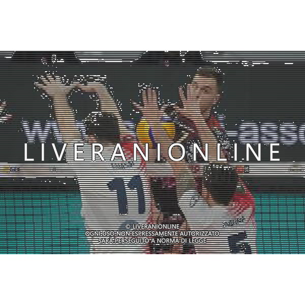 Loris Cerquiglini/LM - Sir Safety Conad Perugia vs Vero Volley Monza - Volleyball Italian Serie A Men Superleague Championship 2020/2021 06 February 2021 - PalaBarton, perugia, Italy Photo showing: sossenheimer david (n.07 bitter spicker sir safety conad perugia) crushes @LM/Loris Cerquiglini/ AGENZIA ALDO LIVERANI SAS