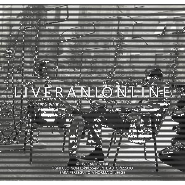 RETROSPETTIVA WALTER CHIARI ATTORE NELLA FOTO WALTER CHIARI SUL SET DEL FILM“IO IO IO E GLI ALTRI“ NELL\'ANNO 1965 AG ALDO LIVERANI SAS