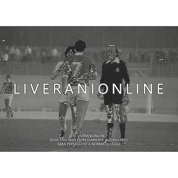 04-12-1983 CAMPIONATO DI CALCIO SERIE B VARESE LECCE 0-0 NELLA FOTO ARBITRO MASSIMO LENI AG ALDO LIVERANI SAS