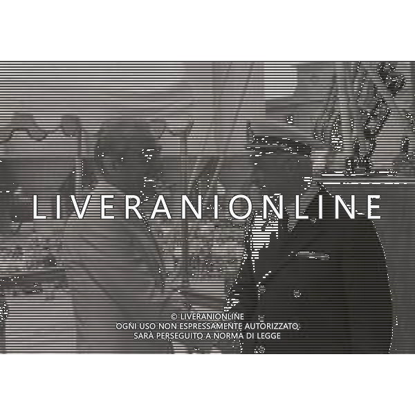 1983 VISITA DELLA ROMA CALCIO SULLA NAVE AMERIGO VESPUCCI NELLA FOTO DINO VIOLA PRESIDENTE ROMA CALCIO AG ALDO LIVERANI SAS