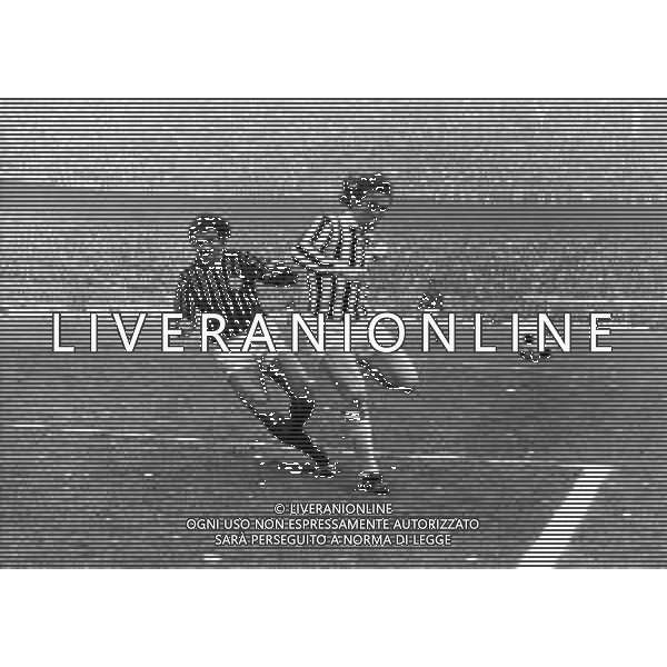 JUVENTUS CALCIO RETROSPETTIVA NELLA FOTO IL CALCIATORE BONINSEGNA ROBERTO CON GIUSEPPE SABADINI (MILAN) AGENZIA ALDO LIVERANI SAS