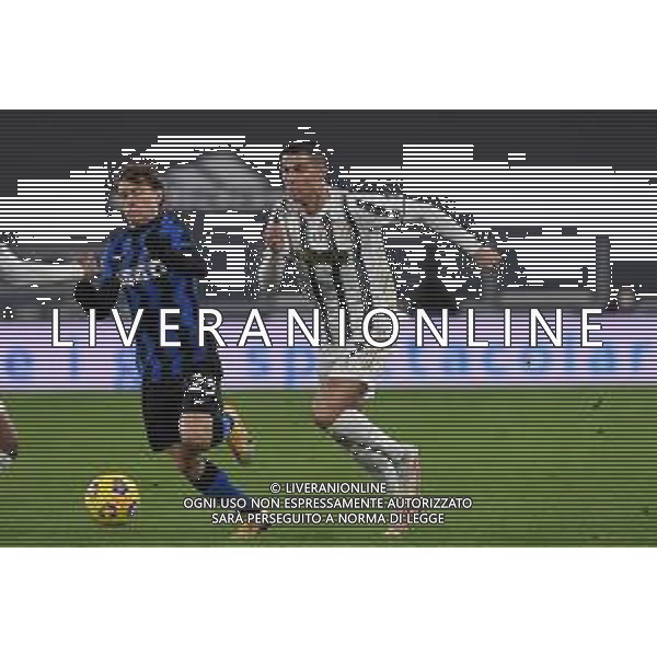 Torino 09.02.2021 Allianz Stadium Juventus vs Inter Semifinale Ritorno Coppa Italia Tim 2020/2021/2020 ©Viganti/Agenzia Aldo Liverani Nella foto: cristiano ronaldo e nicolo\' barella ©Viganti/AGENZIA ALDO LIVERANI SAS
