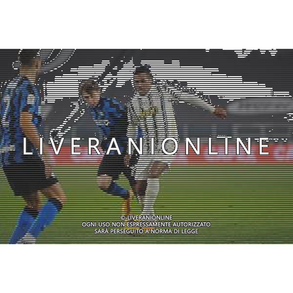 Torino 09.02.2021 Allianz Stadium Juventus vs Inter Semifinale Ritorno Coppa Italia Tim 2020/2021/2020 ©Viganti/Agenzia Aldo Liverani Nella foto: alez sandro e nicolo\' barella ©Viganti/AGENZIA ALDO LIVERANI SAS