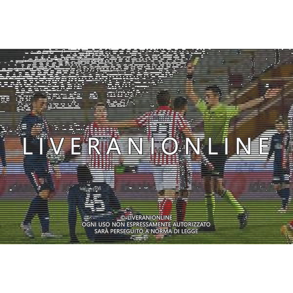 Alessio Marini/LM - Vicenza vs Monza - Italian Football Championship League BKT 2020/2021 09 February 2021 - vicenza, Italy Photo showing: Yellow card for Agazzi Davide LR Vicenza Virtus @LM/Alessio Marini/AGENZIA ALDO LIVERANI SAS