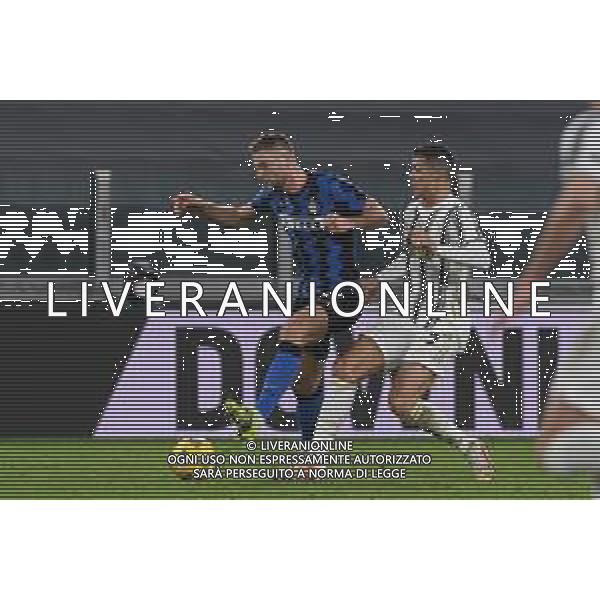 Torino 09.02.2021 Allianz Stadium Juventus vs Inter Semifinale Ritorno Coppa Italia Tim 2020/2021/2020 ©Viganti/Agenzia Aldo Liverani Nella foto: cristiano ronaldo e milan skriniar ©Viganti/AGENZIA ALDO LIVERANI SAS