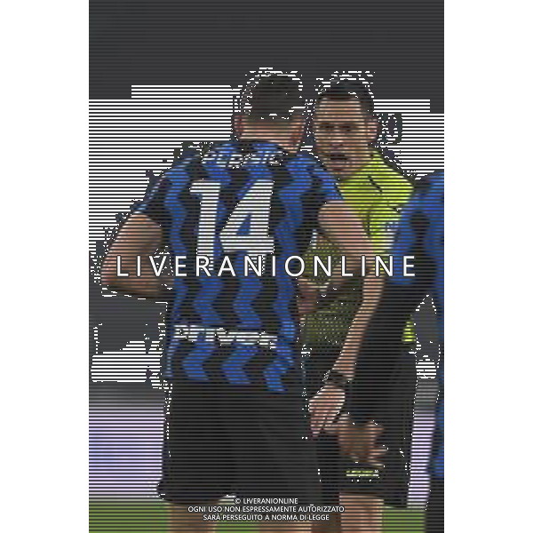 Torino 09.02.2021 Allianz Stadium Juventus vs Inter Semifinale Ritorno Coppa Italia Tim 2020/2021/2020 ©Viganti/Agenzia Aldo Liverani Nella foto: maurizio mariani e ivan perisic ©Viganti/AGENZIA ALDO LIVERANI SAS