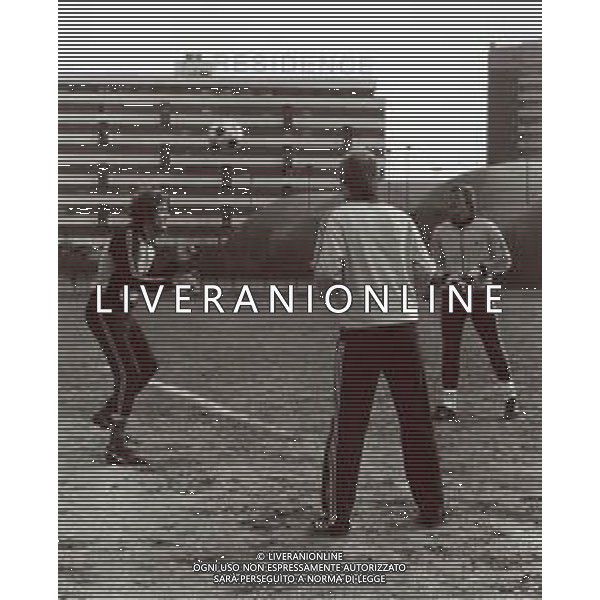 RETROSPETTIVA RENE\' VAN DER KERKHOF CALCIATORE NELLA FOTO RENE\' VAN DER KERKHOF CON LA NAZIONALE OLANDESE AG ALDO LIVERANI SAS