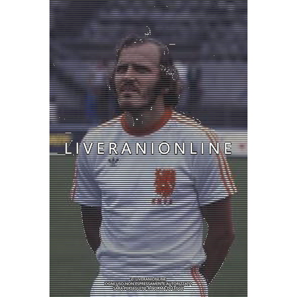 RETROSPETTIVA RENE\' VAN DER KERKHOF CALCIATORE NELLA FOTO RENE\' VAN DER KERKHOF CON LA NAZIONALE OLANDESE AG ALDO LIVERANI SAS