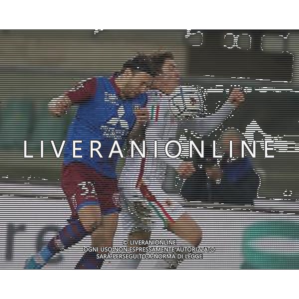 CHIEVO - REGGIANA CAMPIONATO CALCIO SERIE B 10.02.2021 NELLA FOTO GABRIEL LUNETTA E VASILE MOGOS ©SANTANDREA/AGENZIA ALDO LIVERANI SAS