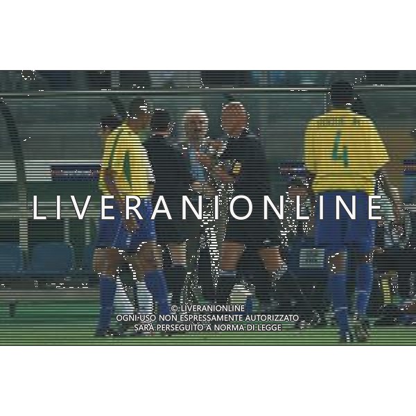 YOKOHAMA (GIAPPONE) 30/06/2002 FINALE MONDIALI CALCIO 2002 GERMANIA - BRASILE NELLA FOTO ARBITRO COLLINA PIERLUIGI CON RUDI VOLLER AGENZIA ALDO LIVERANI SAS