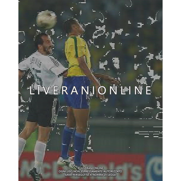 YOKOHAMA (GIAPPONE) 30/06/2002 FINALE MONDIALI CALCIO 2002 GERMANIA - BRASILE NELLA FOTO RIVALDO E JENS JEREMIES AGENZIA ALDO LIVERANI SAS