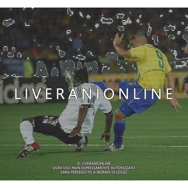 YOKOHAMA (GIAPPONE) 30/06/2002 FINALE MONDIALI CALCIO 2002 GERMANIA - BRASILE NELLA FOTO SECONDO GOL RONALDO AGENZIA ALDO LIVERANI SAS