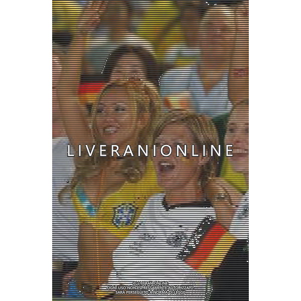 YOKOHAMA (GIAPPONE) 30/06/2002 FINALE MONDIALI CALCIO 2002 GERMANIA - BRASILE NELLA FOTO TIFOSI BRASILE AGENZIA ALDO LIVERANI SAS