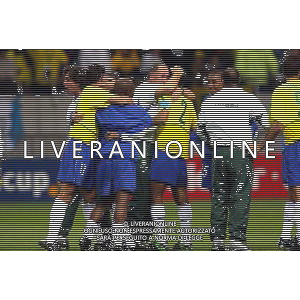 Saitama (GIAPPONE) 26/06/2002 MONDIALI DI CALCIO FIFA World Cup 2002 BRASILE - TURCHIA 1-0 - SEMIFINALE nella foto abbracci a fine gara - esultanza brasile luiz felipe scolari con cafu\' Agenzia Aldo Liverani Sas