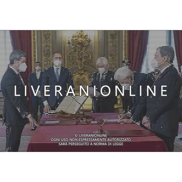 Roma - Il Presidente della Repubblica Sergio Mattarella e il Presidente del Consiglio Mario Draghi durante il giuramento del Ministro del lavoro e delle politiche sociali, Onorevole Andrea Orlando, oggi 13 febbraio 2021. (Foto di Francesco Ammendola - Ufficio per la Stampa e la Comunicazione della Presidenza della Repubblica) AG ALDO LIVERANI SAS