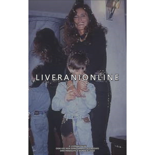 RETROSPETTIVA ELVIRA GARFAGNA MOGLIE DI WALTER ZENGA NELLA FOTO ELVIRA GARFAGNA PRIMA MOGLIE DI WALTER ZENGA NEGLI ANNI 90 CON IL FIGLIO JACOPO AG ALDO LIVERANI SAS