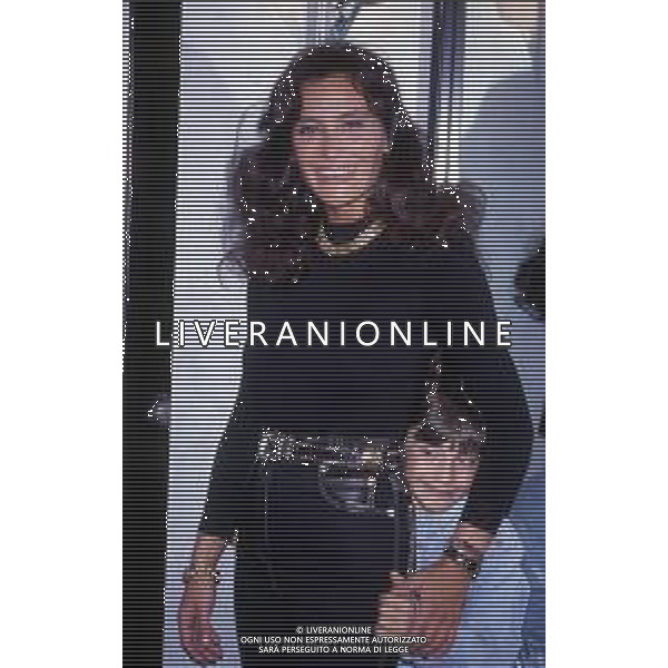 RETROSPETTIVA ELVIRA GARFAGNA MOGLIE DI WALTER ZENGA NELLA FOTO ELVIRA GARFAGNA PRIMA MOGLIE DI WALTER ZENGA NEGLI ANNI 90 CON IL FIGLIO JACOPO AG ALDO LIVERANI SAS
