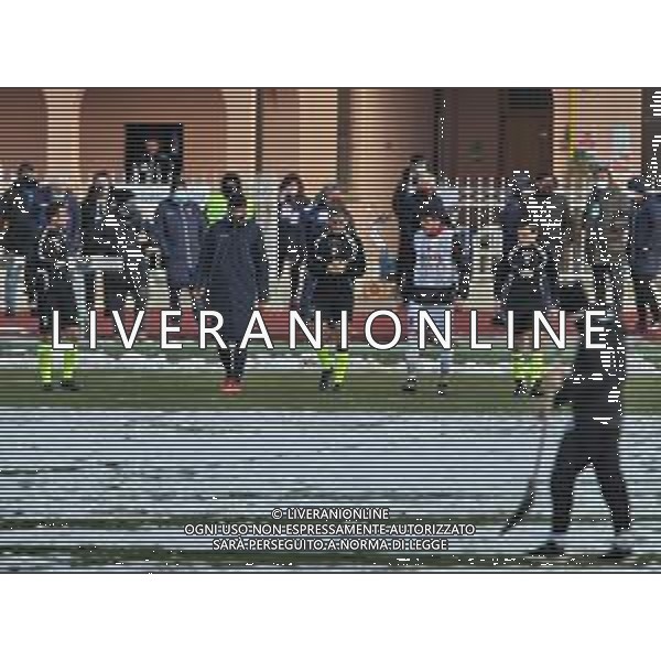 IMOLA 13 02 2021 IMOLESE CALCIO-FANO SERIE C SOSPESA PER IL CAMPO INPRATICABILE PER NEVE NELLA FOTO ARBITRO SAJMIR KUMARA CON I CAPITANI FILIPPO CARINI DELL\'IMOLESE CALCIO E GIANLUCA CARPANI FANO CON DUE ASSISTENTI ROBERTO ALLOCCO E GIUSEPPE MAIORINO FOTO GIANNI SANNA-AG ALDO LIVERANI SAS
