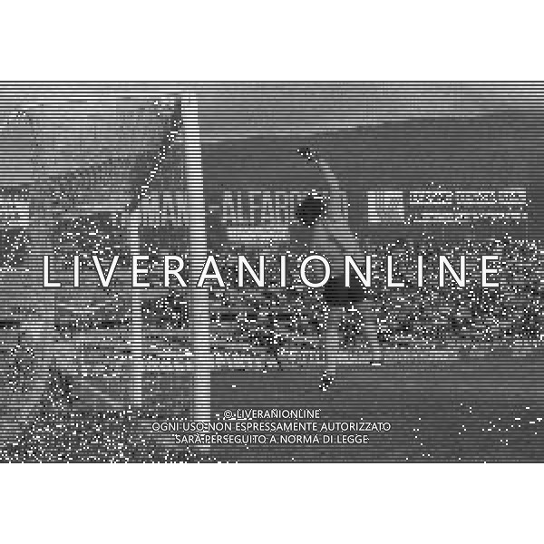 27-09-1981 BRESCIA CAMPIONATO DI CALCIO SERIE B BRESCIA LECCE 1-1 PARTITA POI VINTA A TAVOLINO DAL LECCE 0-2 PER LANCIO DI OGGETTI NELLA FOTO PARATA DIVO VANNUCCI AG ALDO LIVERANI SAS