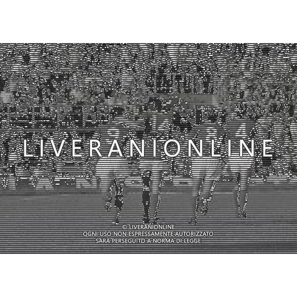 27-09-1981 BRESCIA CAMPIONATO DI CALCIO SERIE B BRESCIA LECCE 1-1 PARTITA POI VINTA A TAVOLINO DAL LECCE 0-2 PER LANCIO DI OGGETTI NELLA FOTO ABBRACCI GIOCATORI BRESCIA DOPO IL GOAL AG ALDO LIVERANI SAS
