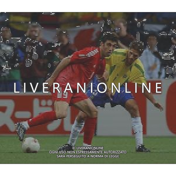 SAITAMA (GIAPPONE) 26/06/2002 (Giappone) 26/06/2002 MONDIALI CALCIO FIFA World Cup 2002 brasile-Turchia 1/0 nella foto hakan sukur e edmilson AGENZIA ALDO LIVERANI SAS