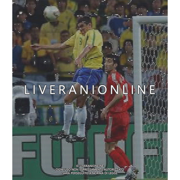 SAITAMA (GIAPPONE) 26/06/2002 (Giappone) 26/06/2002 MONDIALI CALCIO FIFA World Cup 2002 brasile-Turchia 1/0 nella foto lucio e hakan sukur AGENZIA ALDO LIVERANI SAS