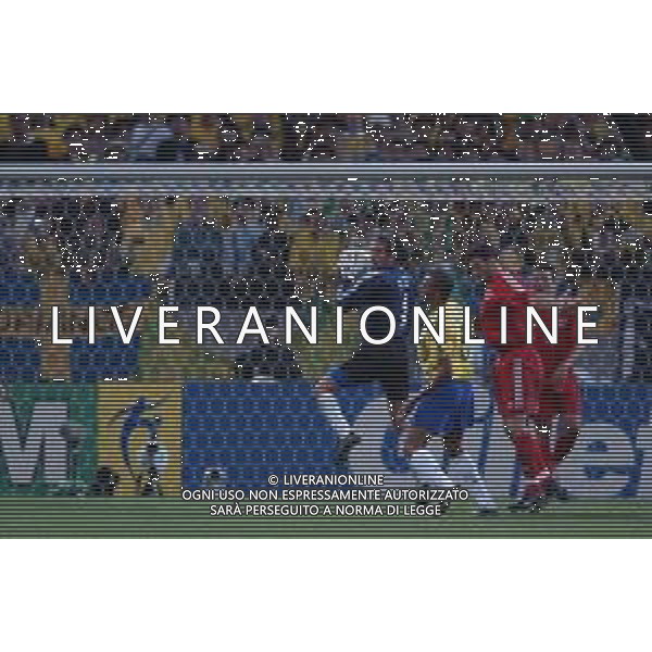 SAITAMA (GIAPPONE) 26/06/2002 MONDIALI CALCIO FIFA World Cup 2002 BRASILE TURCHIA NELLA FOTO RUSTU RECBER IN PARATA AGENZIA ALDO LIVERANI SAS