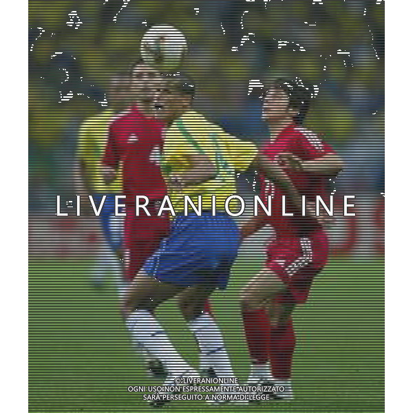SAITAMA (GIAPPONE) 26/06/2002 (Giappone) 26/06/2002 MONDIALI CALCIO FIFA World Cup 2002 brasile-Turchia 1/0 nella foto rivaldo e emre belozoglu AGENZIA ALDO LIVERANI SAS
