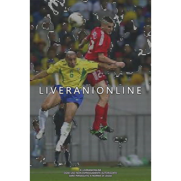 SAITAMA (GIAPPONE) 26/06/2002 (Giappone) 26/06/2002 MONDIALI CALCIO FIFA World Cup 2002 brasile-Turchia 1/0 nella foto roberto carlos e umit davala AGENZIA ALDO LIVERANI SAS