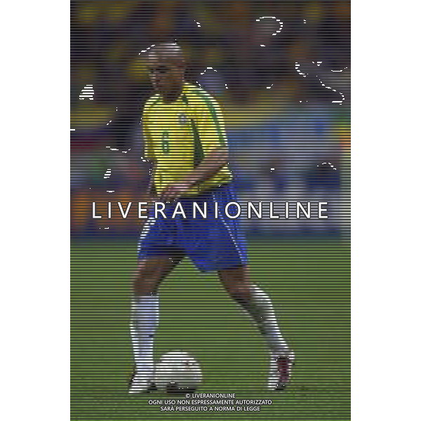 SAITAMA (GIAPPONE) 26/06/2002 (Giappone) 26/06/2002 MONDIALI CALCIO FIFA World Cup 2002 brasile-Turchia 1/0 nella foto roberto carlos AGENZIA ALDO LIVERANI SAS