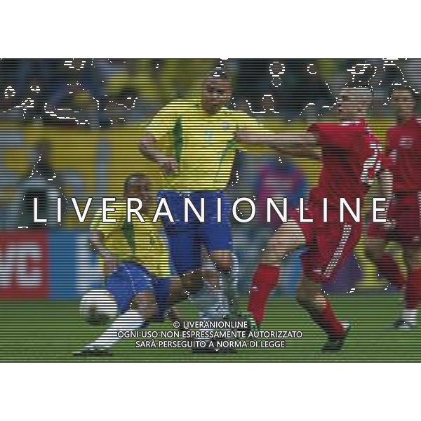 SAITAMA (GIAPPONE) 26/06/2002 (Giappone) 26/06/2002 MONDIALI CALCIO FIFA World Cup 2002 brasile-Turchia 1/0 nella foto gilberto silva ronaldo e umit davala AGENZIA ALDO LIVERANI SAS