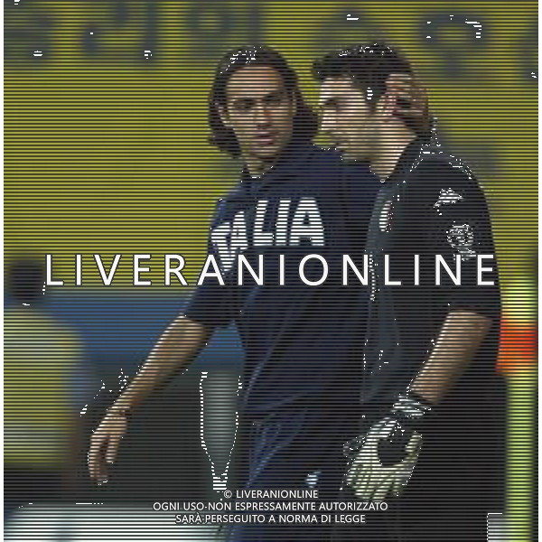 daejeon (corea del sud) 18/06/2002 mondiali calcio 2002 italia - corea nella foto nesta alessandro - gianluigi buffon Agenzia aldo liverani sas