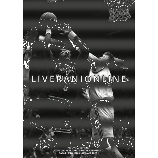 26-11-1994 MILANO CAMPIONATO DI BASKET SERIE A1 STEFANEL MILANO-BUCKLER BOLOGNA 73-94 NELLA FOTO JOE BINION AG ALDO LIVERANI SAS