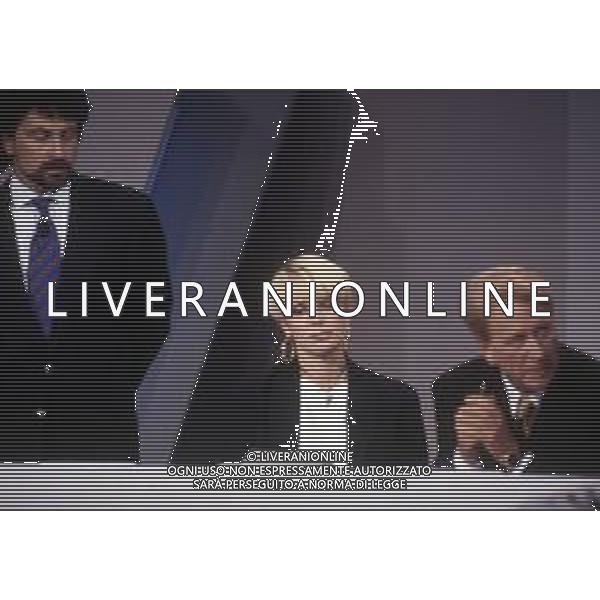 RETROSPETTIVA ROBERTA TERMALI CONDUTTRICE TELEVISIVA NELLA FOTO ROBERTA TERMALI CON ALDO BISCARDI NELLA TRASMISSIONE TELEVISIVA“ IL PROCESSO DEL LUNEDI\'“ ANNO 1995 AG ALDO LIVERANI SAS  