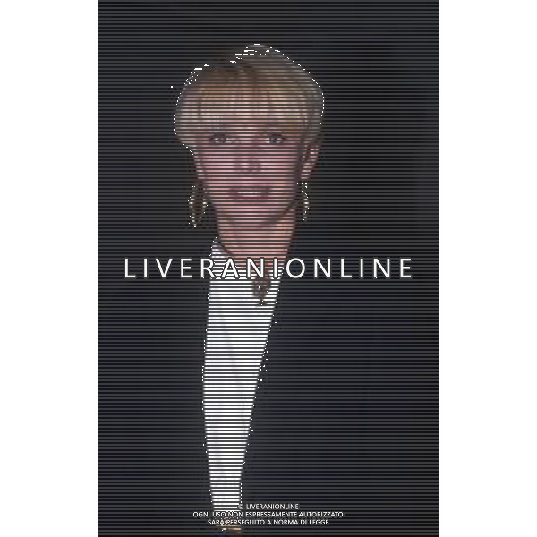 RETROSPETTIVA ROBERTA TERMALI CONDUTTRICE TELEVISIVA NELLA FOTO ROBERTA TERMALI NELLA TRASMISSIONE TELEVISIVA“ IL PROCESSO DEL LUNEDI\'“ ANNO 1995 AG ALDO LIVERANI SAS 