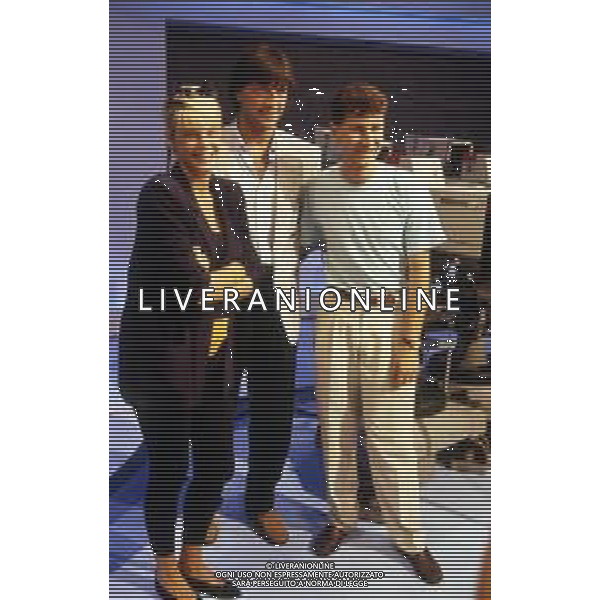 RETROSPETTIVA ROBERTA TERMALI CONDUTTRICE TELEVISIVA NELLA FOTO WALTER ZENGA ROBERTA TERMALI E FABIO FAZIO NELL\'ANNO 1988 NELLA TRASMISSIONE TELEVISIVA “FORZA ITALIA“ ODEON TV AG ALDO LIVERANI SAS