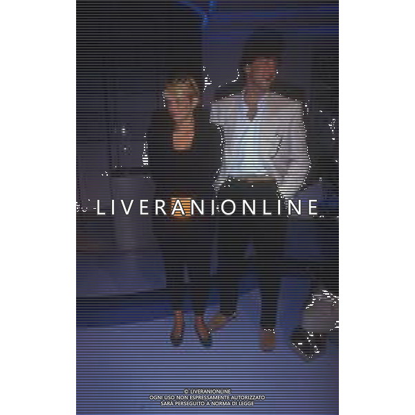 RETROSPETTIVA ROBERTA TERMALI CONDUTTRICE TELEVISIVA NELLA FOTO WALTER ZENGA ROBERTA TERMALI NELL\'ANNO 1988 NELLA TRASMISSIONE TELEVISIVA “FORZA ITALIA“ ODEON TV AG ALDO LIVERANI SAS