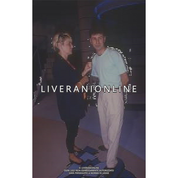 RETROSPETTIVA ROBERTA TERMALI CONDUTTRICE TELEVISIVA NELLA FOTO FABIO FAZIO E ROBERTA TERMALI NELL\'ANNO 1988 NELLA TRASMISSIONE TELEVISIVA “FORZA ITALIA“ ODEON TV AG ALDO LIVERANI SAS