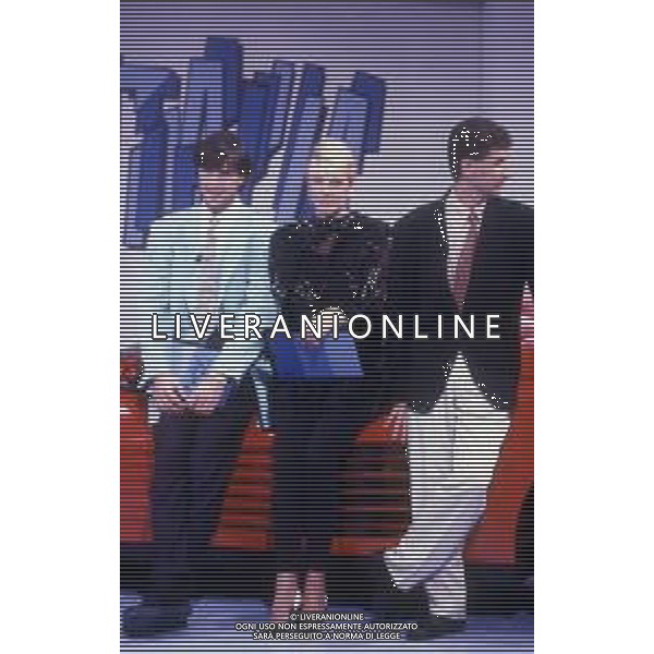 RETROSPETTIVA ROBERTA TERMALI CONDUTTRICE TELEVISIVA NELLA FOTO WALTER ZENGA ROBERTA TERMALI E FABIO FAZIO NELL\'ANNO 1988 NELLA TRASMISSIONE TELEVISIVA “FORZA ITALIA“ ODEON TV AG ALDO LIVERANI SAS