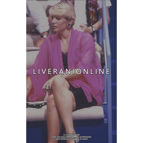 RETROSPETTIVA ROBERTA TERMALI CONDUTTRICE TELEVISIVA NELLA FOTO WALTER ZENGA ROBERTA TERMALI NELL\'ANNO 1988 NELLA TRASMISSIONE TELEVISIVA “FORZA ITALIA“ ODEON TV AG ALDO LIVERANI SAS