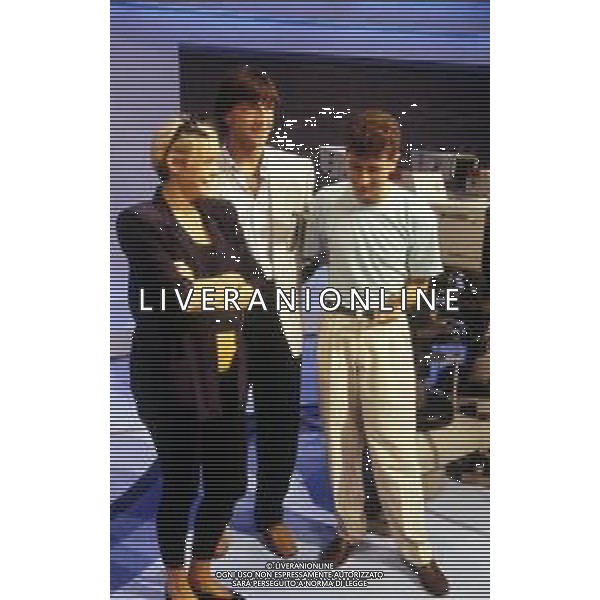 RETROSPETTIVA ROBERTA TERMALI CONDUTTRICE TELEVISIVA NELLA FOTO WALTER ZENGA ROBERTA TERMALI E FABIO FAZIO NELL\'ANNO 1988 NELLA TRASMISSIONE TELEVISIVA “FORZA ITALIA“ ODEON TV AG ALDO LIVERANI SAS