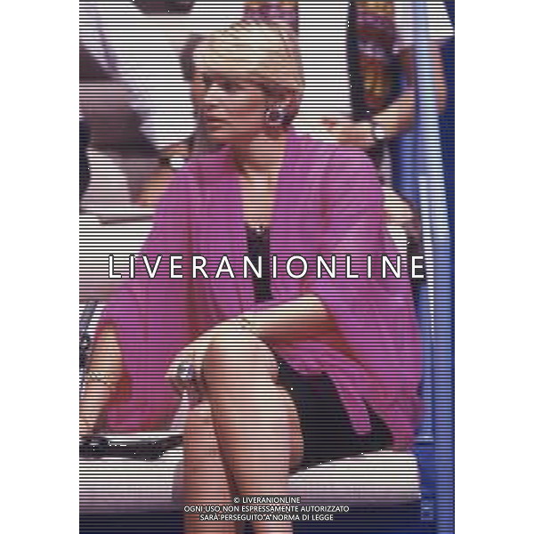 RETROSPETTIVA ROBERTA TERMALI CONDUTTRICE TELEVISIVA NELLA FOTO WALTER ZENGA ROBERTA TERMALI NELL\'ANNO 1988 NELLA TRASMISSIONE TELEVISIVA “FORZA ITALIA“ ODEON TV AG ALDO LIVERANI SAS