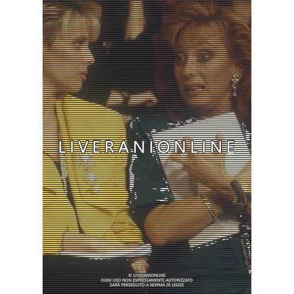 RETROSPETTIVA ROBERTA TERMALI CONDUTTRICE TELEVISIVA NELLA FOTO ROSANNA MARANI E ROBERTA TERMALI NELL\'ANNO 1988 NELLA TRASMISSIONE TELEVISIVA “FORZA ITALIA“ ODEON TV AG ALDO LIVERANI SAS