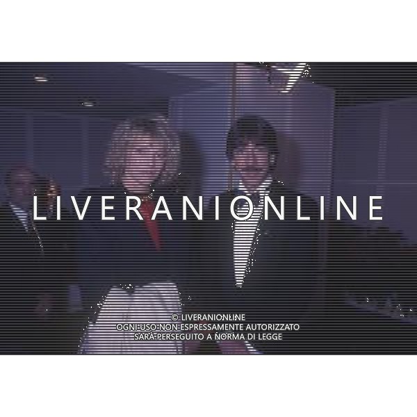 RETROSPETTIVA ROBERTA TERMALI CONDUTTRICE TELEVISIVA NELLA FOTO ROBERTA TERMALI CON MARCO COLUMBRO NELLA TRASMISSIONE TELEVISIVA“STUDIO 5“ NELL\'ANNO 1987 AG ALDO LIVERANI SAS