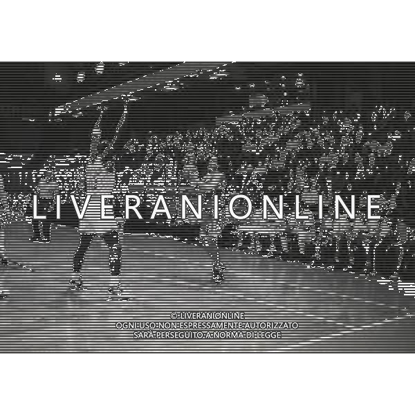 1993-1994 MILANO COPPA ITALIA DI BASKET RECOARO MILANO-GLAXO VERONA NELLA FOTO HUGO SCONOCHINI AG ALDO LIVERANI SAS