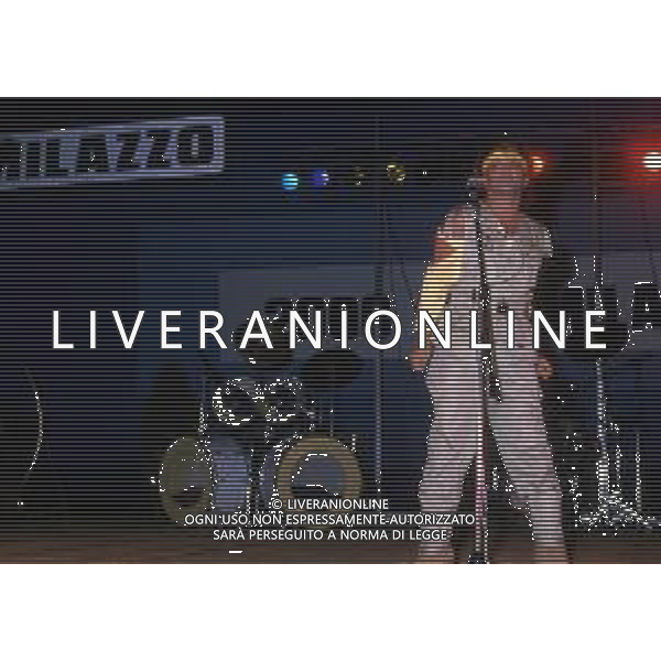 RETROSPETTIVA CRISTANO MALGIOGLIO CANTANTE NELLA FOTO CRISTIANO MALGIOGLIO NELL\'ANNO 1986 AG ALDO LIVERANI SAS