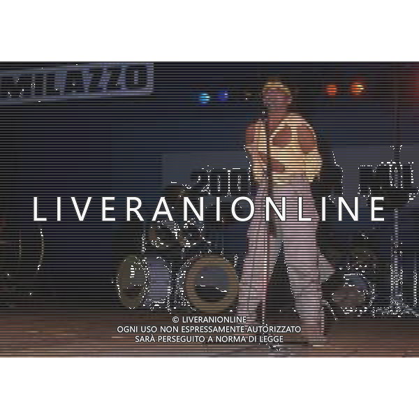 RETROSPETTIVA CRISTANO MALGIOGLIO CANTANTE NELLA FOTO CRISTIANO MALGIOGLIO NELL\'ANNO 1986 AG ALDO LIVERANI SAS