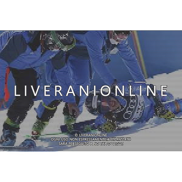 Sergio Bisi/LM - 2021 FIS Alpine World SKI Championships - Alpine Team Parallel - alpine ski race 17 February 2021 - Rumerlo, cortina d\';ampezzo (bl), Italy Photo showing: Crash Lara Della Mea @LM/Sergio Bisi AG ALDO LIVERANI SAS