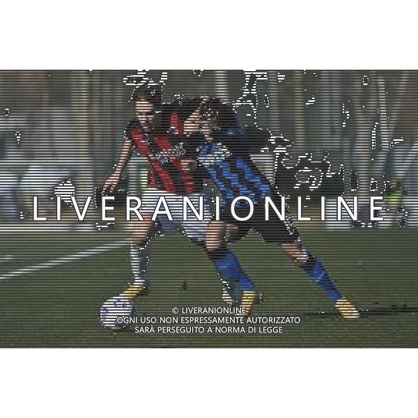 © TVRG Giacomo Olzer (Milan) SX e Gaetano Pio Oristanio (Inter) DX Milan vs Inter Campionato Primavera 1 TIM - 10a giornata Milano 17-02-2021 centro sportivo Peppino Vismara foto Roberto Garavaglia/ag. Aldo Liverani sas